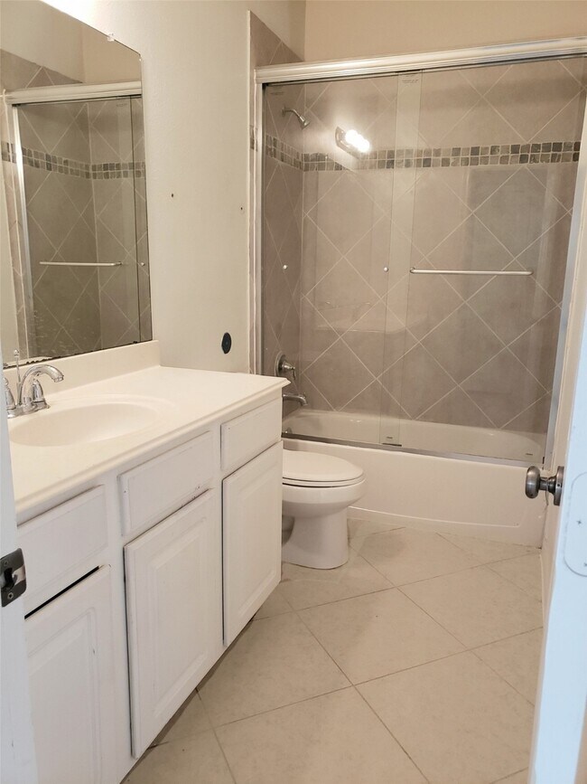 Building Photo - 2302 Cantabria Ln