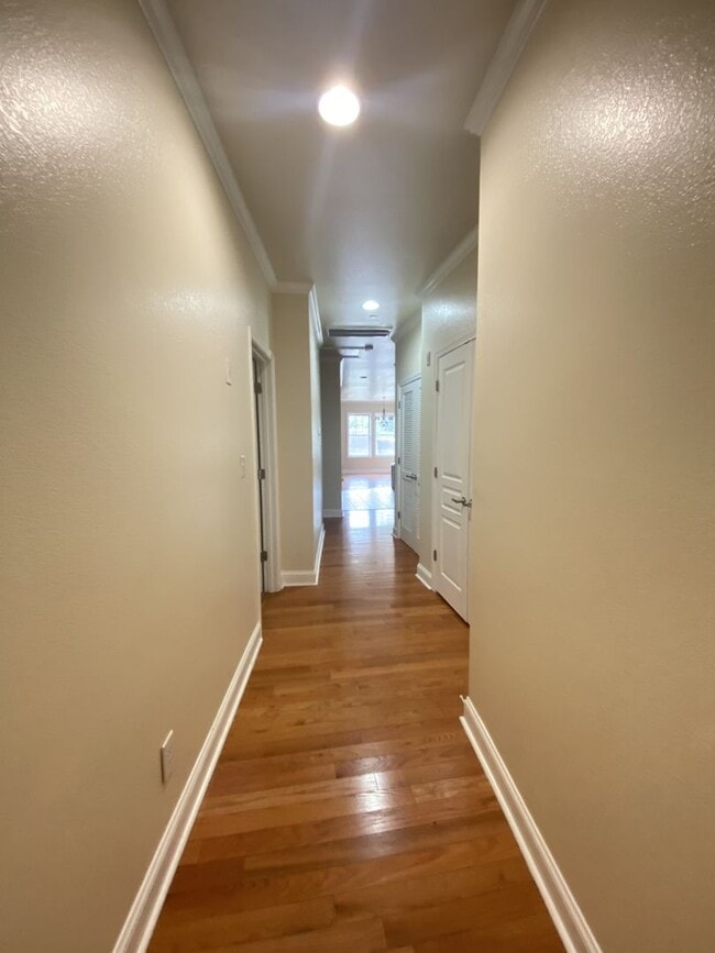 Building Photo - Broad Creek