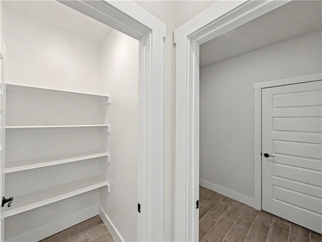 Building Photo - 6905 SW Basswood Ave