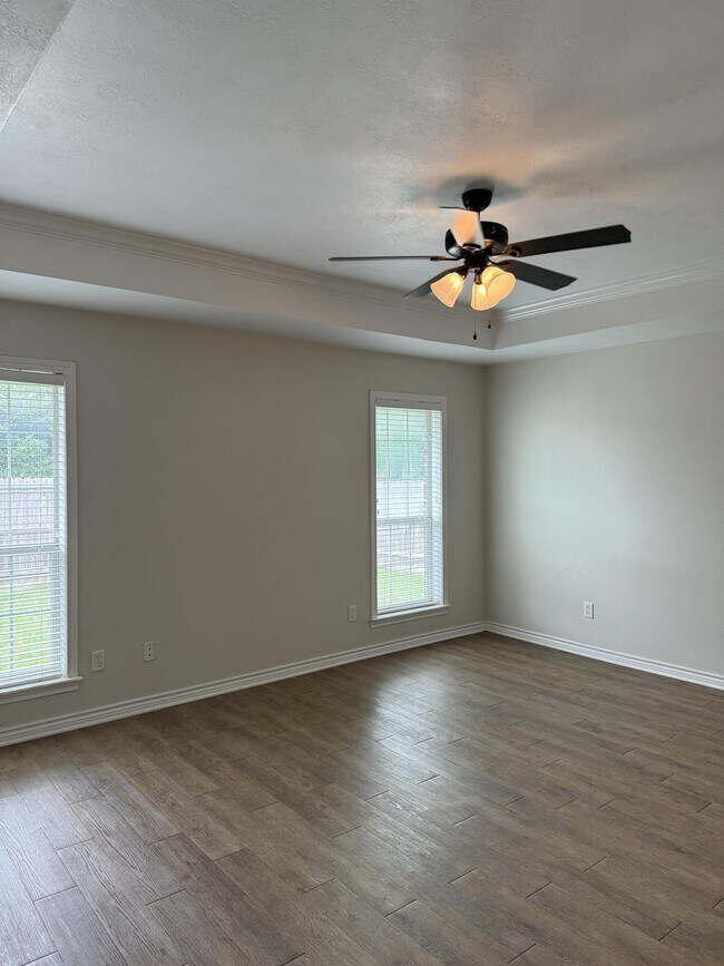 Building Photo - 225 Karten Ln