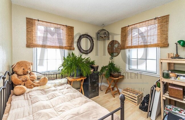 Building Photo - Charming Finch Arboretum Home