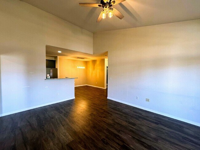 Building Photo - 9557 W San Juan Cir