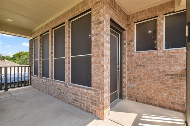 Building Photo - 931 W Cedar St