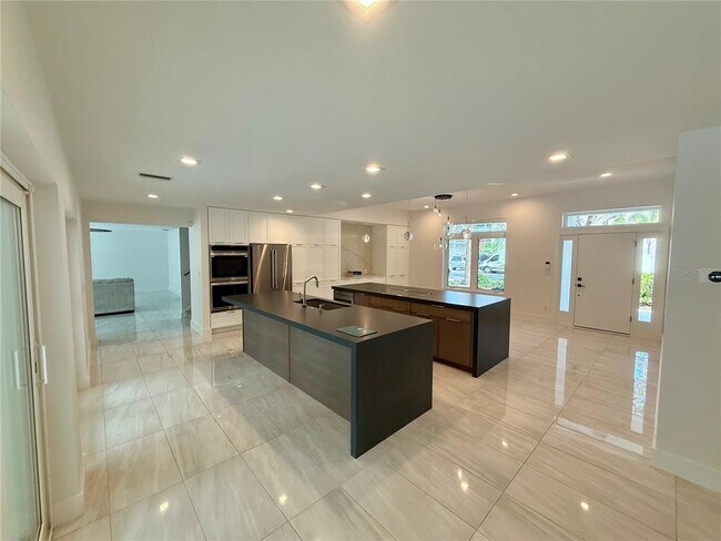 Building Photo - 1359 Harbor Dr