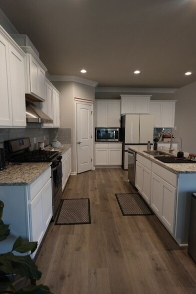 Building Photo - 401 Dua Ln