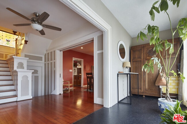 Building Photo - 453 Rialto Ave