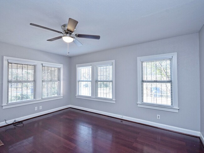 Building Photo - Charming 2 bed/1 bath home in the East side