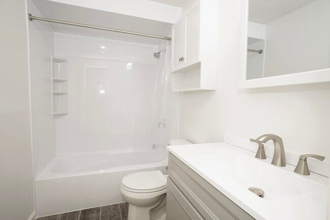 Building Photo - 50 Brookside Dr