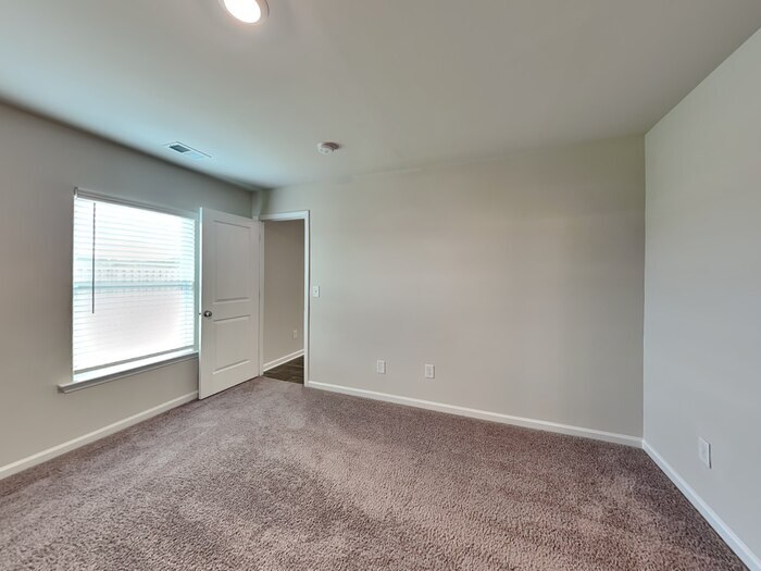 Building Photo - 36 Blue Fescue Way