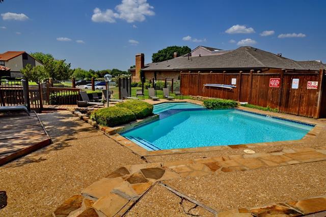 Building Photo - 2610 Lakehill Ln
