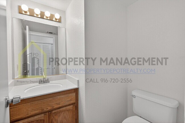Building Photo - Spacious 3-Bedroom Retreat with 2.5 Baths in Prime Elk Grove Location