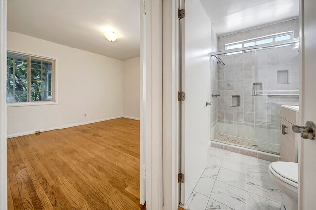 Building Photo - 654 Patterson-