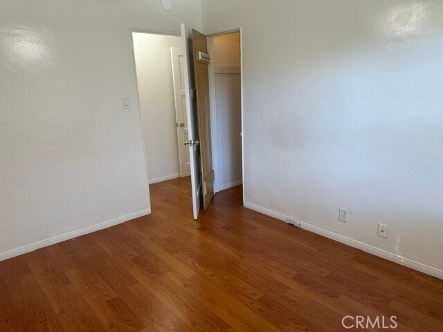 Building Photo - 601 S Chevy Chase Dr