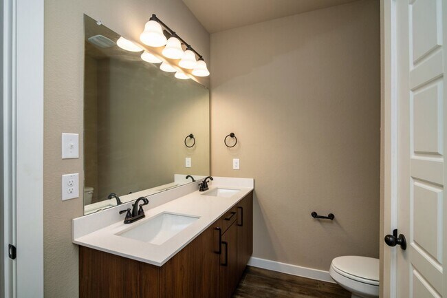 Building Photo - 609 Harvest Moon Dr