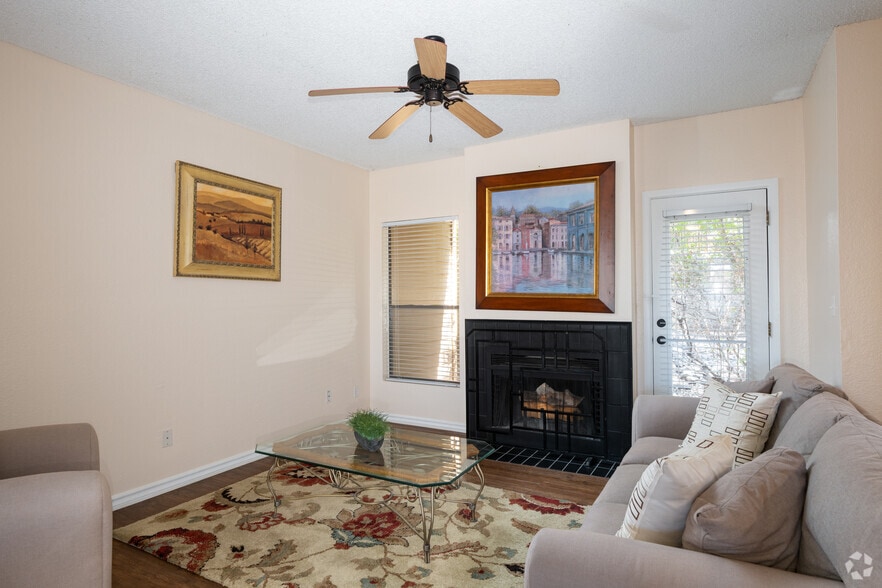 Primary Photo - The Pointe