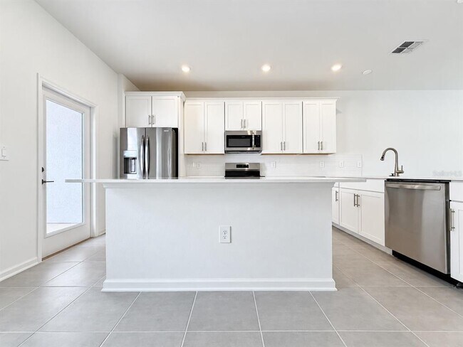 Building Photo - 5605 Ronin Dr