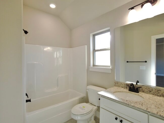 Building Photo - Single-Family Home- Desirable Mayberry Plan
