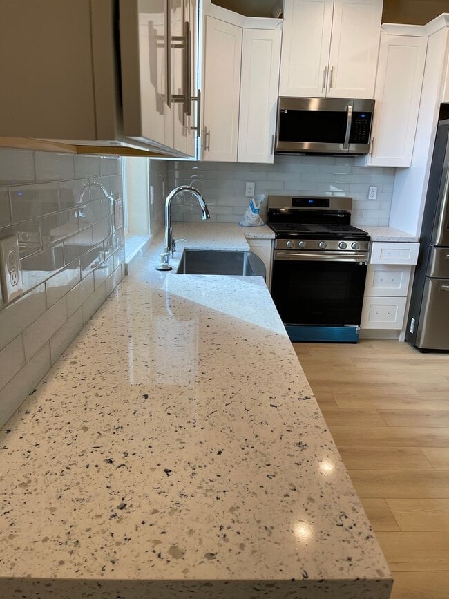 Building Photo - PA5524 A- Francis, Albert