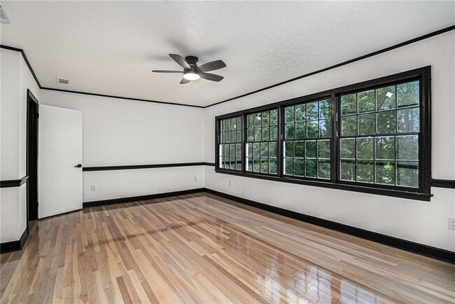 Building Photo - 788 Sherwood Rd N W