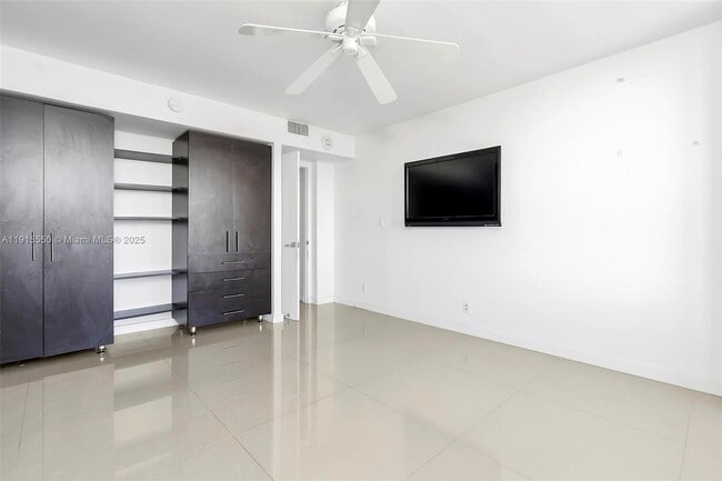 Building Photo - 780 NE 69th St