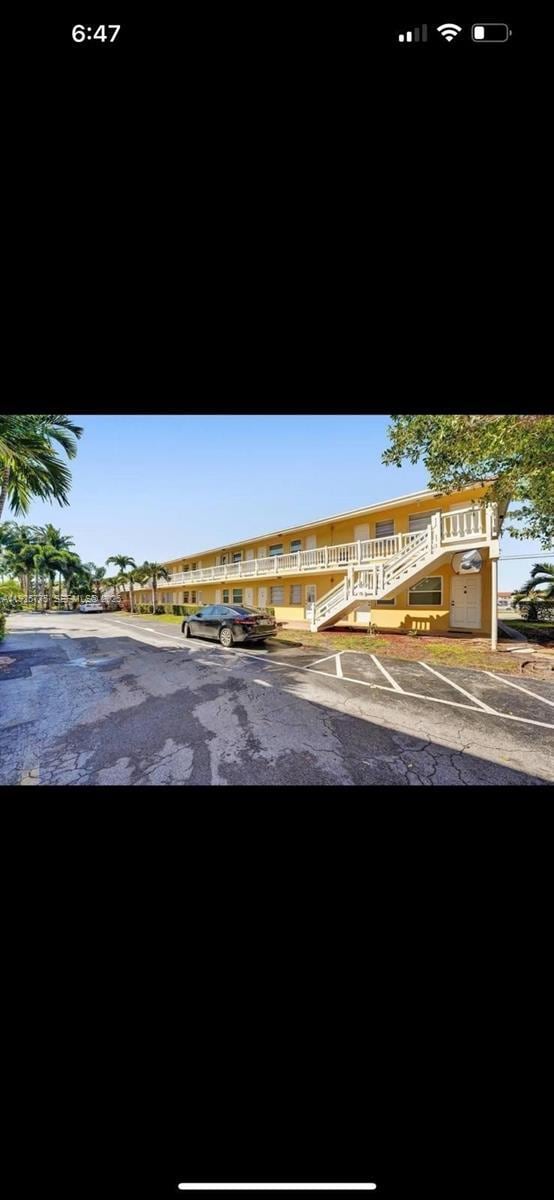 Building Photo - 4050 NE 12th Terrace