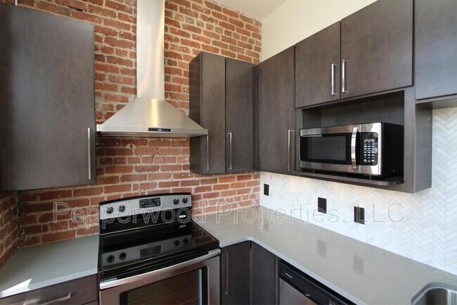 Building Photo - 149 S Daniel Morgan Ave