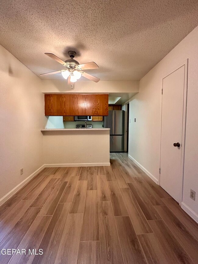 Building Photo - 6201 Escondido Dr