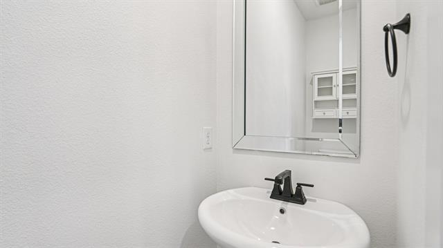 Building Photo - 3661 Rosemont Dr