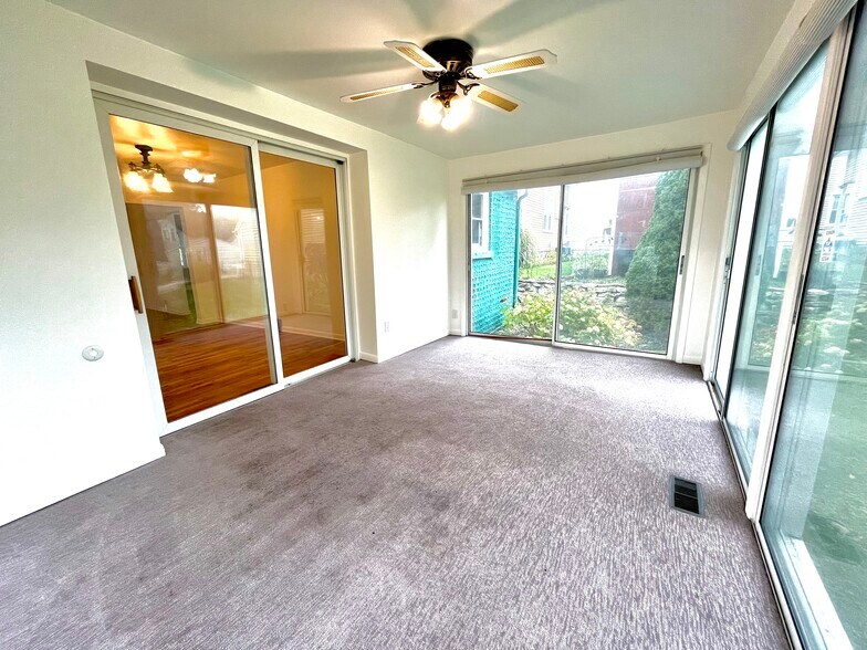 Building Photo - 706 Grand Ave NE