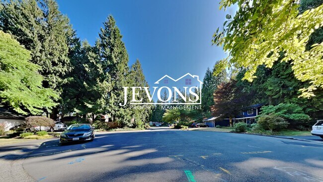 Building Photo - Charming 3-bedroom single-family home with...