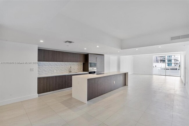 Building Photo - 1150 102nd St