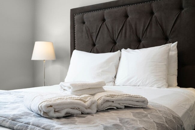 Building Photo - 4-Bedroom, 4-Bathroom in Kissimmee ***MOVE-IN SPECIAL/50% 2ND MONTH***(FURNISHED/OPTIONAL)