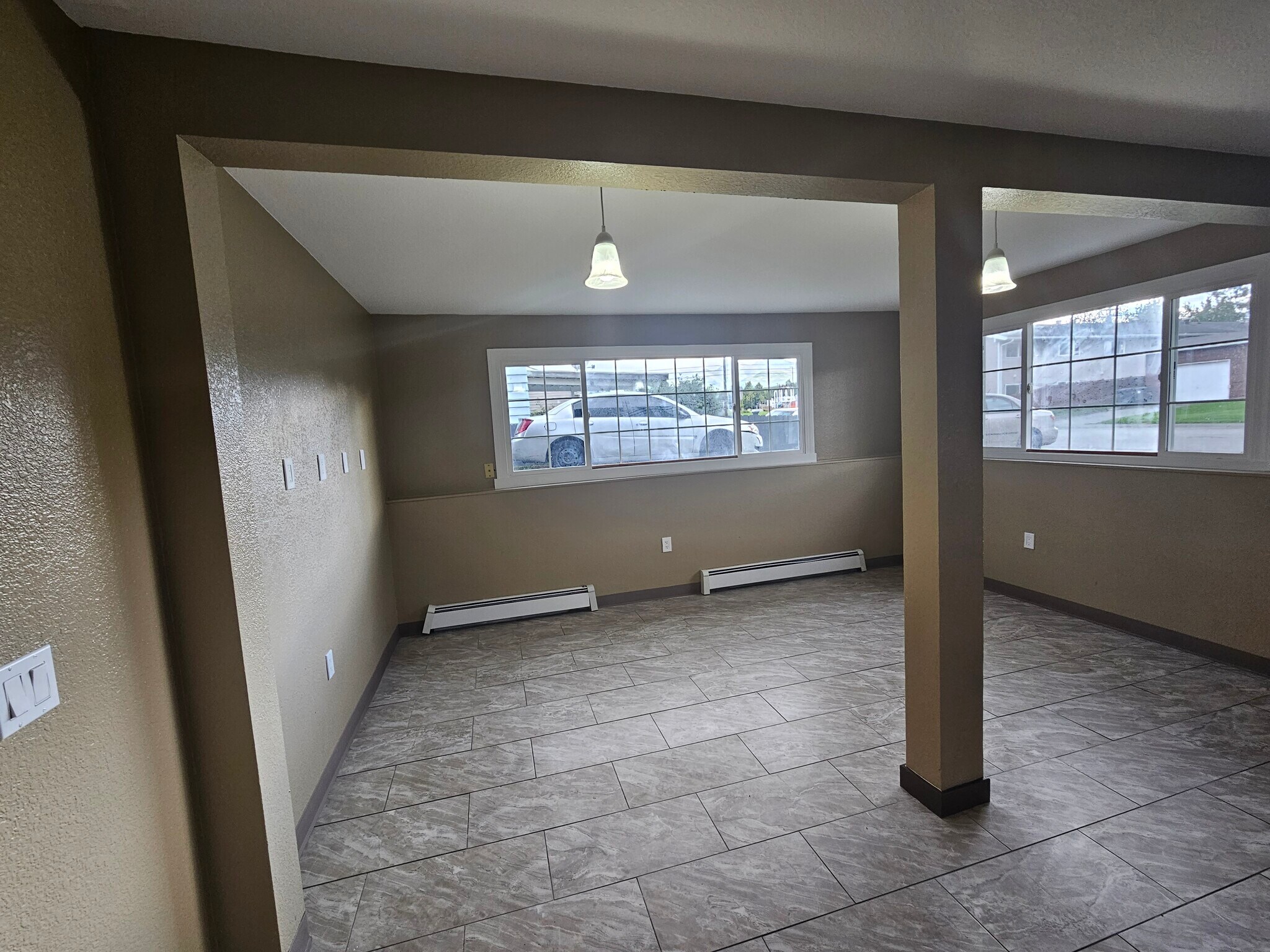 Building Photo - 4613 E 7th Ave