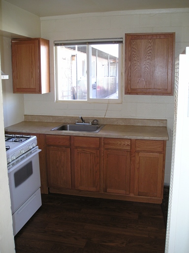 Interior Photo - 1560 Mill St