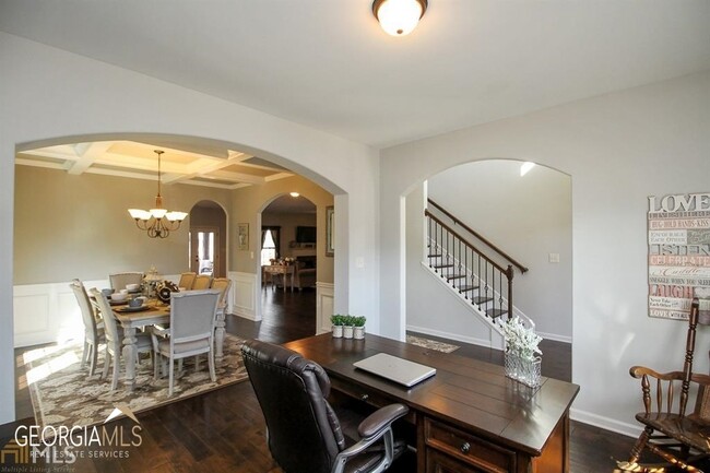 Building Photo - 345 Cliffhaven Cir