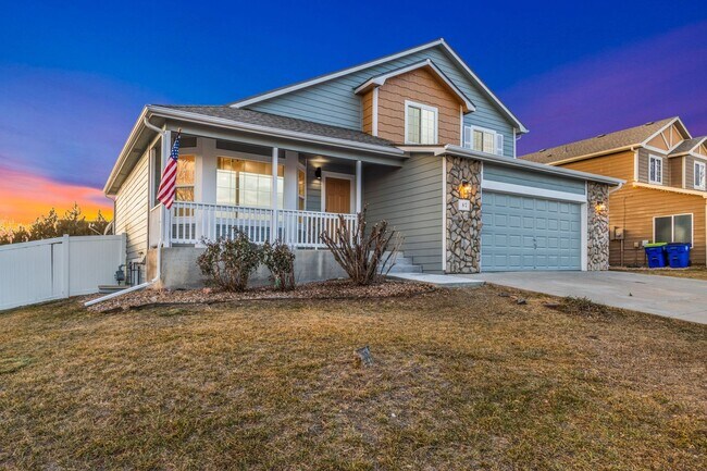 Building Photo - Fully Renovated Single Family Home! Severa...