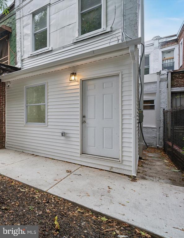 Building Photo - 2535 N 28th St