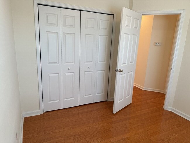 Building Photo - 10 Evergreen Oak Dr