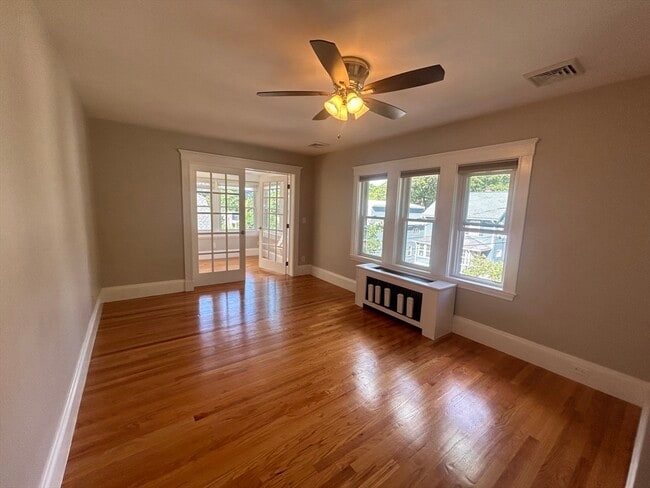 Building Photo - 19 Newland Rd