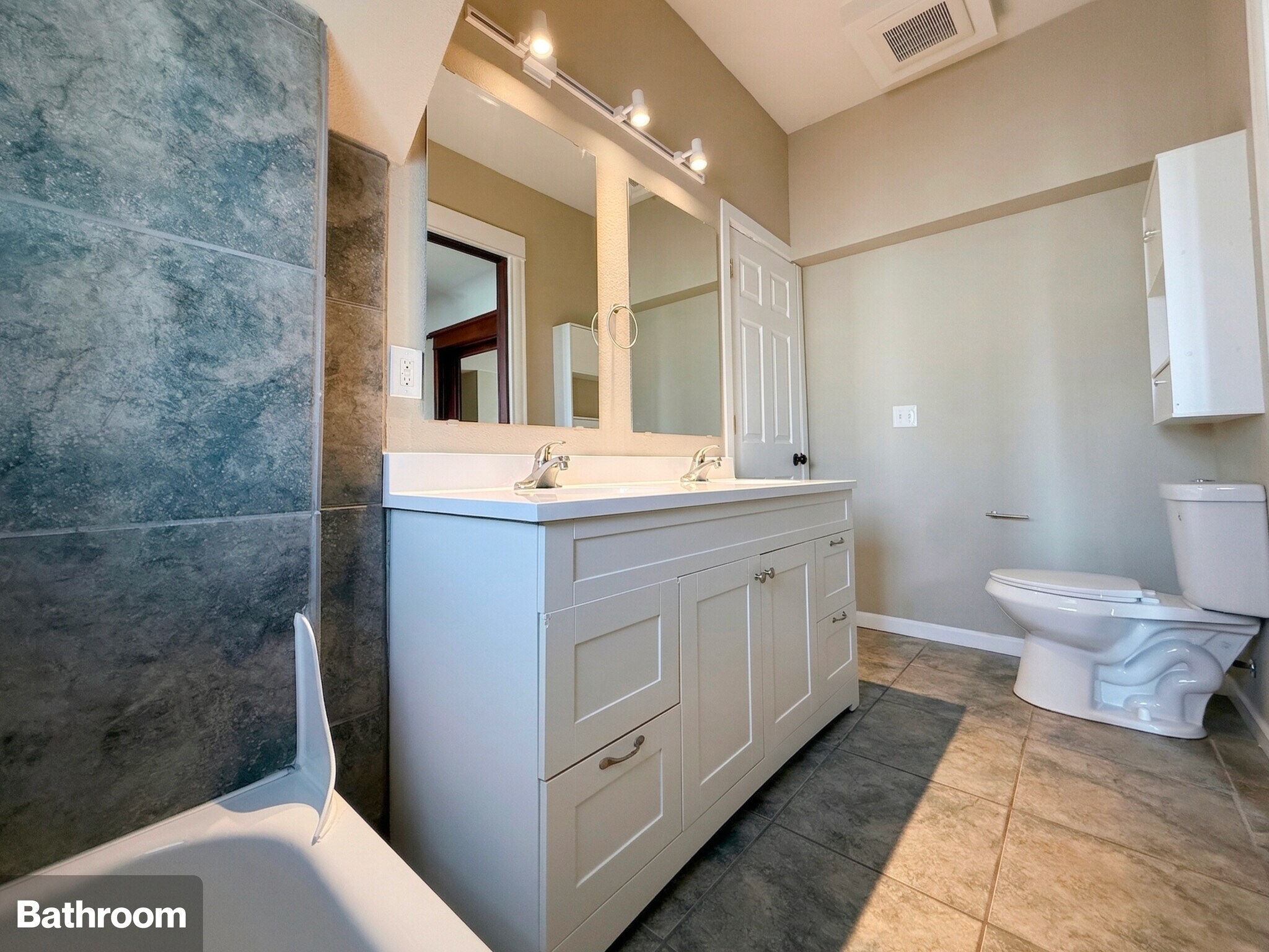 Bathroom - 2613 Bryant Ave S