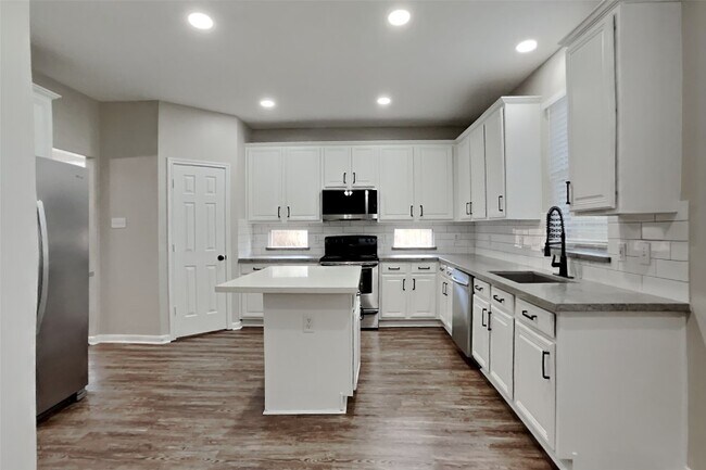 Building Photo - 20703 Emerald Spruce Ct