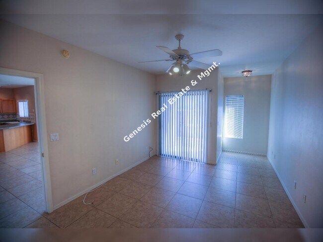 Building Photo - Charming 2-Bedroom Townhouse with Scenic Views & Cozy Fireplace in Tucson!