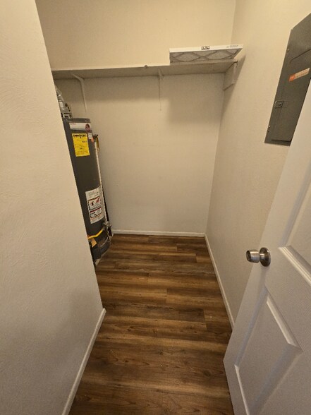 Building Photo - 47 Newport Cir