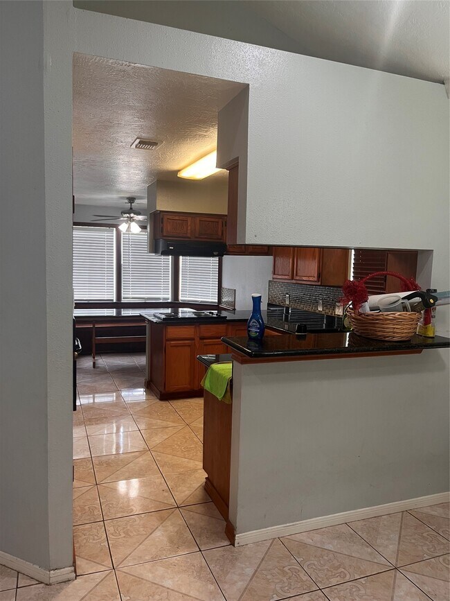 Building Photo - 11714 Lamprey St