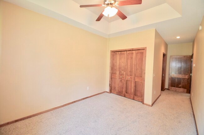 Building Photo - 27 5th St