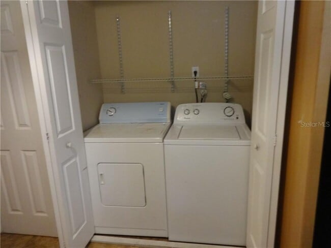 Building Photo - 9800 Turf Way