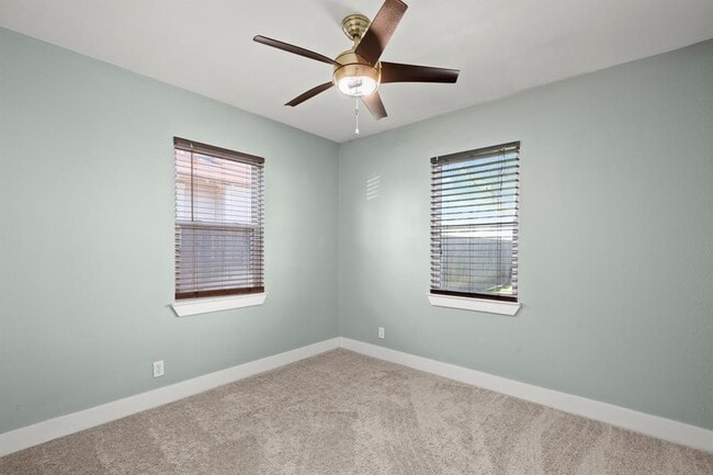 Building Photo - 1404 Vargas Rd