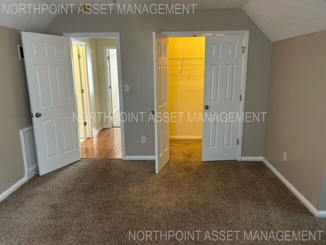 Building Photo - Welcome to 4 Bedroom and 3.5 Bath Home In ...