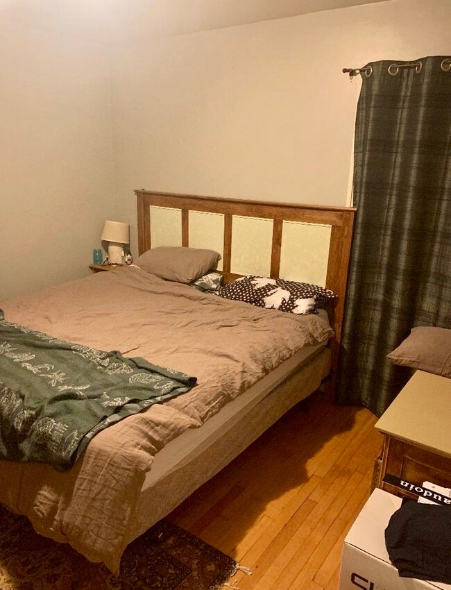 Building Photo - 726 Governor Stevens Ave SE