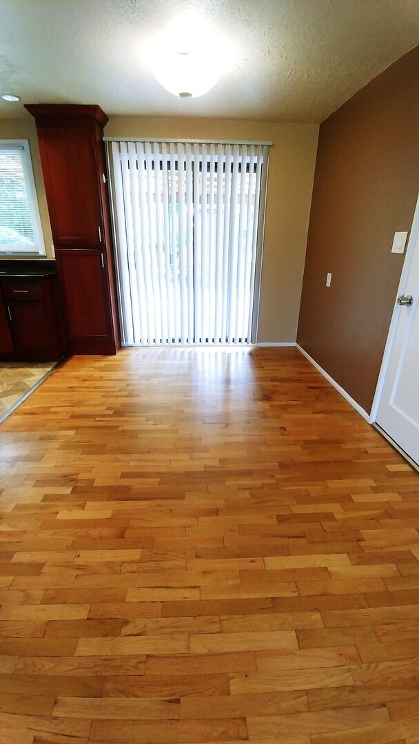Building Photo - Three Bedroom Rambler in the North End!